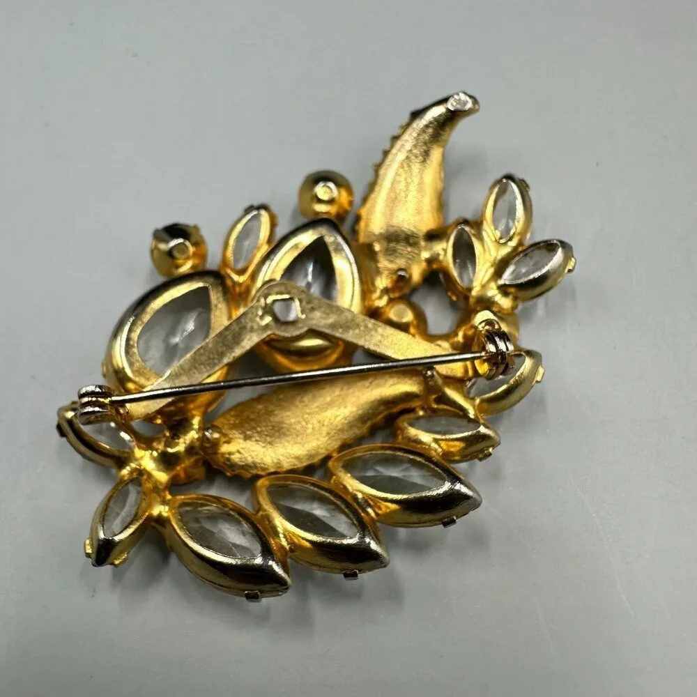 Vintage Clear Rhinestone Brooch Gold Tone Textured Leaf Pear Navette Pin